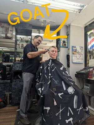 Ilya's Barber Shop by null