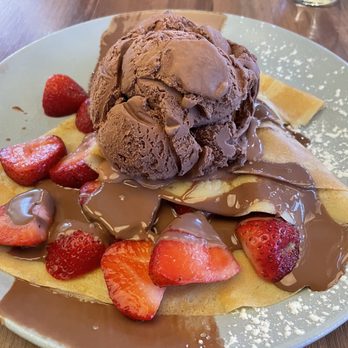 Demetres - Crepe dessert - Desserts Near Me - Toronto, Ontario