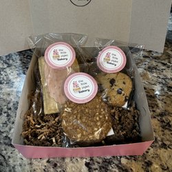 The Little Piglet Bakery & Scoops
