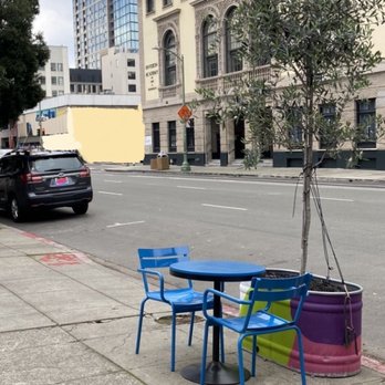 Motivat Coffee Roasters - Cute outdoor seating - Coffee & Tea Near Me - Oakland, California