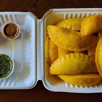 Empanadas Colombianas Luis Panes - 4 chicken, 4 beef, 4 cheese mystery box. Delicious... - Colombian Near Me - Tacoma, Washington Empanadas Colombianas Luis Panes - 4 chicken, 4 beef, 4 cheese mystery box. Delicious... - Colombian Near Me - Tacoma, Washington