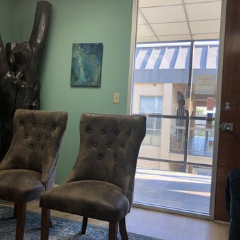 Striking Lash and Skin Studio - Waiting lobby area - Skin Care Near Me - Toluca Lake, California Striking Lash and Skin Studio - Waiting lobby area - Skin Care Near Me - Toluca Lake, California