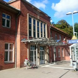 Bahnhof. Bad. Schwartau