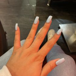 B & J Nails