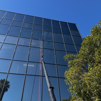Flow Window Cleaning - Pure water cleaning; No chemicals. We'll pump and scrub up to 70 feet high. - Window Washing Near Me - Burlingame, California Flow Window Cleaning - Pure water cleaning; No chemicals. We'll pump and scrub up to 70 feet high. - Window Washing Near Me - Burlingame, California