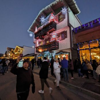 Kris Kringl - Holiday Decorations Near Me - Leavenworth, Washington