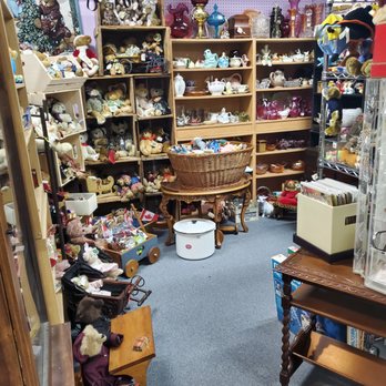 Hamilton Antique Mall - Antiques Near Me - Hamilton, Ontario