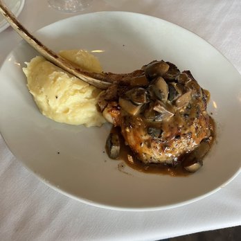 Oscar's Oceanside - Lamp chop - Seafood Near Me - Virginia Beach, Virginia