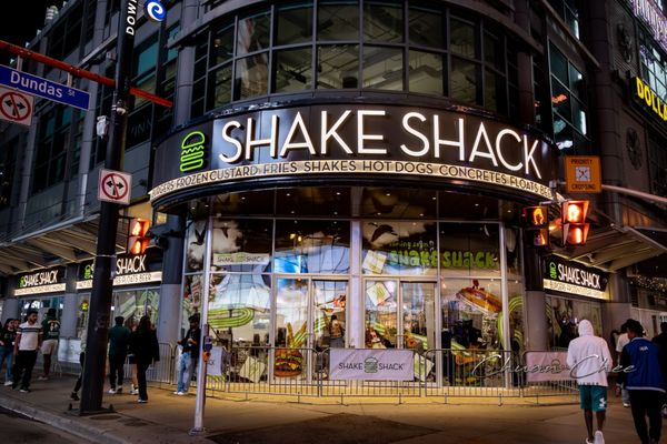 Shake Shack - Yonge & Dundas by null