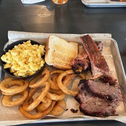 Smokin E’s BBQ - Combo plate