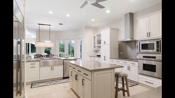 Yvonne Burnham - The Domain Realty Group