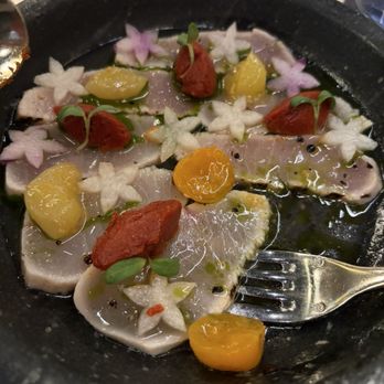 Senia - Cocktail Bars Near Me - Honolulu, Hawaii