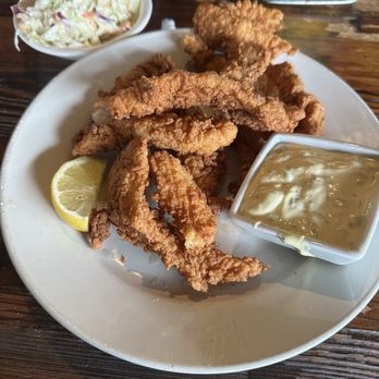 Brown Barrel - Grouper fingers - American Near Me - Midway, Kentucky