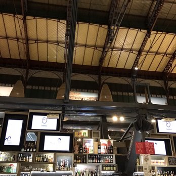 Mercato Centrale - Full bar with wines from Tuscan region and all over ! - Food Court Near Me - Florence, FI