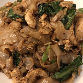 Daisy Mint - Pad See Ew - Thai Near Me - Pasadena, California