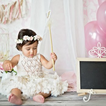 Karina Llamas Photography - 1st Bday photo shoot - Karina later edited the chalkboard with a message I chose - Session Photography Near Me