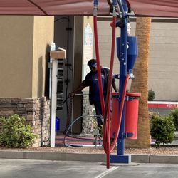 Uncle Rayski's Magic Carwash - Ray