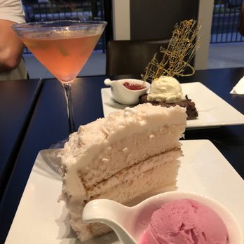 Mona Lisa's Dessert House - Fresh strawberry cake with champagne icing - Desserts Near Me - Blue Ridge, Georgia Mona Lisa's Dessert House - Fresh strawberry cake with champagne icing - Desserts Near Me - Blue Ridge, Georgia