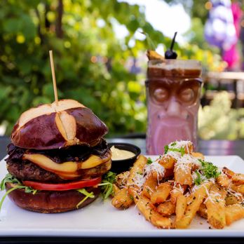 Colton's Social House - New American Near Me - Clovis, California