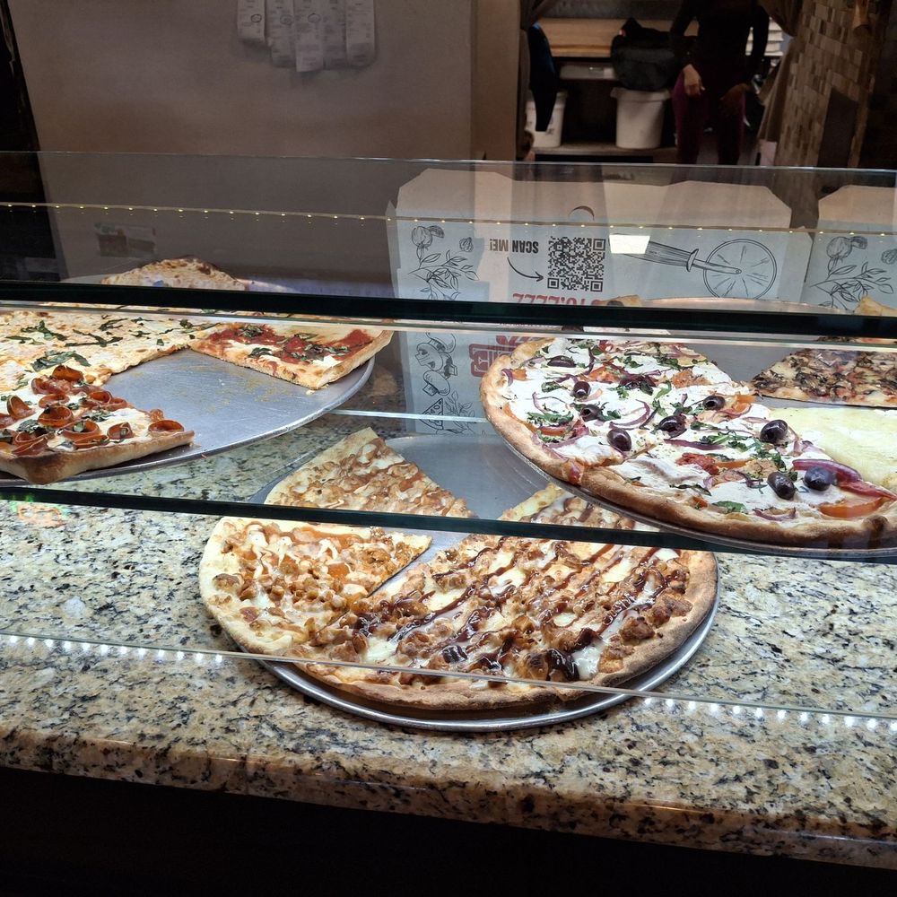 Pasquale Brick Oven Pizza & Restaurant - Pizza case - Pizza Near Me - Milltown, New Jersey
