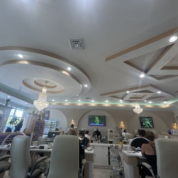 Universal Nails Auburn - Waxing Near Me - Auburn, Washington