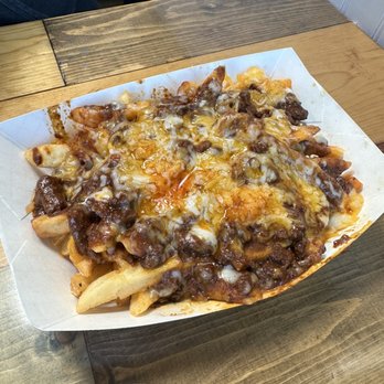 Eddie's Grill - Chili Cheese Fries - Salad Near Me - Ventura, California