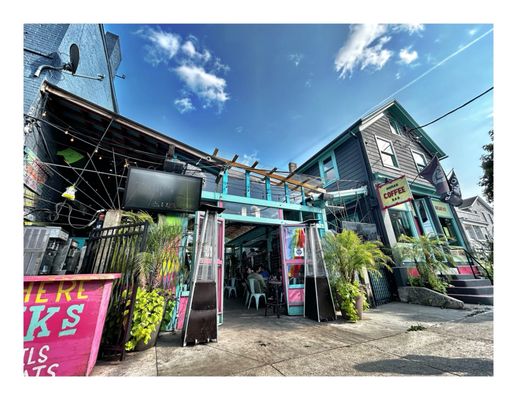 Nomad World Pub by null