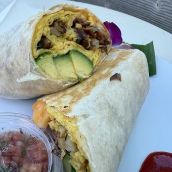 Barefoot Beach Cafe - Bacon add avocado - Breakfast & Brunch Near Me - Honolulu, Hawaii