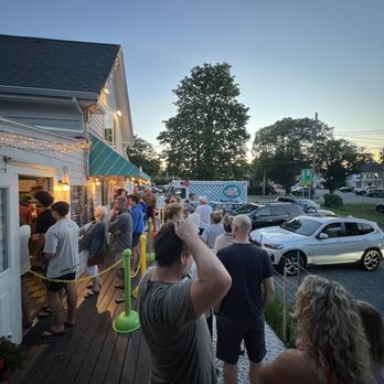 Ice Cream Cafe - Ice Cream & Frozen Yogurt Near Me - Orleans, Massachusetts