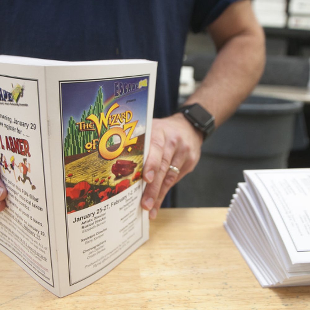 National race fuels turnout, image size:1000x1000