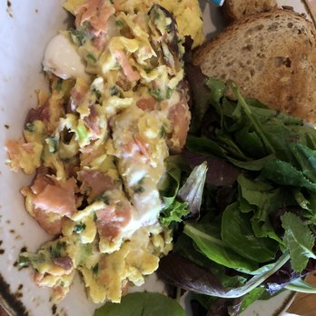 Bloom - Fairfax scramble with salad - Coffee & Tea Near Me - Los Angeles, California