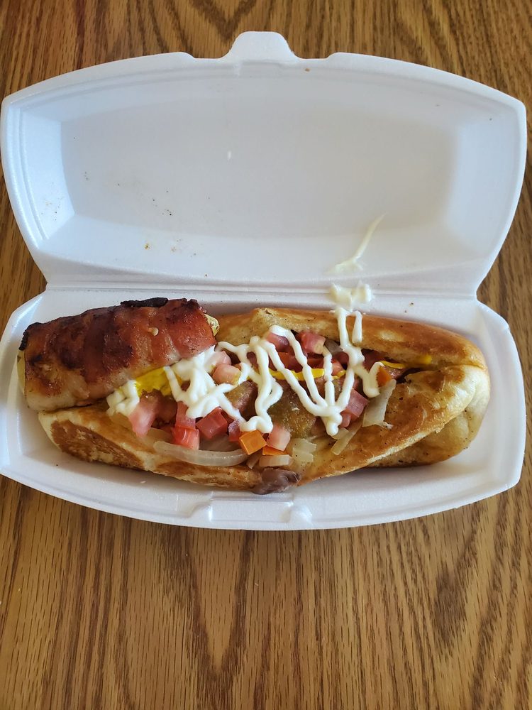 Alvaro’s Hot Dogs Logo