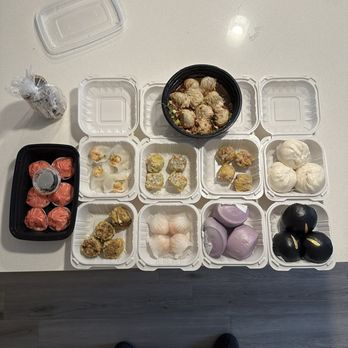 Kung Fu Dim Sum - Red Oil Chicken Wonton-Black Gold Lava Buns-Taro Milk Bun - Dim Sum Near Me - Fremont, California Kung Fu Dim Sum - Red Oil Chicken Wonton-Black Gold Lava Buns-Taro Milk Bun - Dim Sum Near Me - Fremont, California