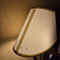 Econo Lodge Inn & Suites - Rust? On lampshade come on