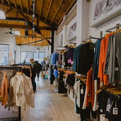 Fleet Feet - Women's apparel