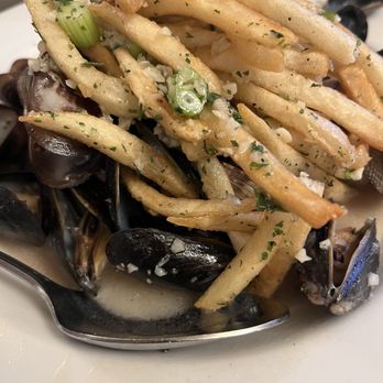 Sabella & La Torre - Mussels with garlic fries. Chefs kiss - Seafood Near Me - San Francisco, California Sabella & La Torre - Mussels with garlic fries. Chefs kiss - Seafood Near Me - San Francisco, California