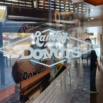 Randy's Donuts - Donuts Near Me - Pasadena, California