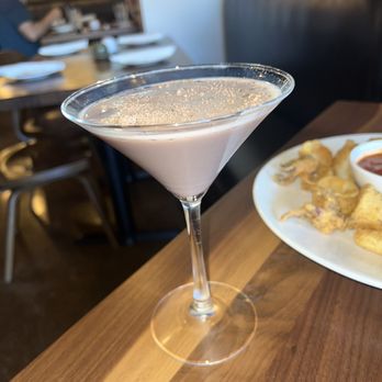Elia Mediterranean Grille - Chocolate Martini - Sports Bars Near Me - Warrendale, Pennsylvania Elia Mediterranean Grille - Chocolate Martini - Sports Bars Near Me - Warrendale, Pennsylvania
