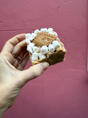 Crumbs & Doilies by null