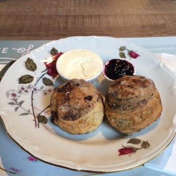 Piece Of Cake - Scones - Bakeries Near Me - Maastricht, LI