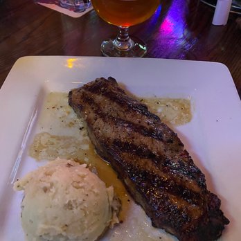 Lew's Grill & Bar - Strip & Potatoes - American Near Me - Kansas City, Missouri
