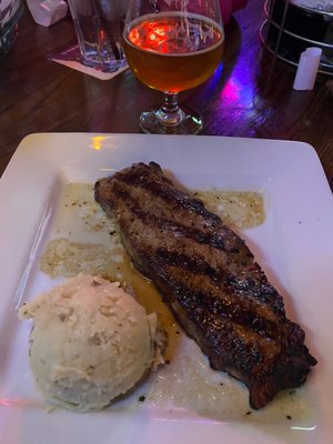 Lew's Grill & Bar by null