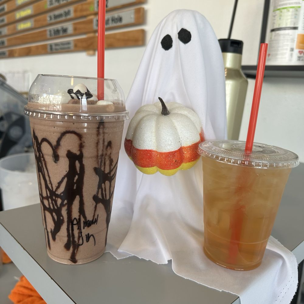 The Power Club - Halloween seasonal flavor with peach tea - Juice Bars & Smoothies Near Me - Placentia, California