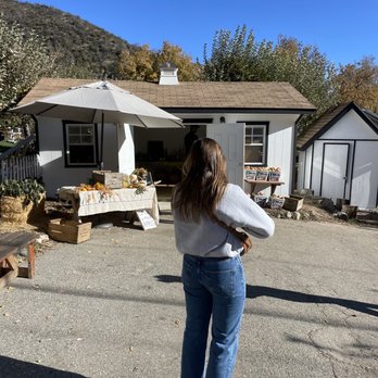 Willowbrook Apple Farm - Pick Your Own Farms Near Me - Oak Glen, California Willowbrook Apple Farm - Pick Your Own Farms Near Me - Oak Glen, California