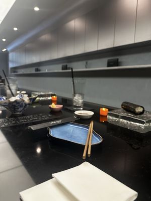 ROLL UP JAPANESE HAND ROLLS by null