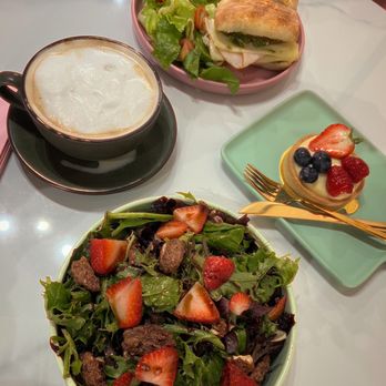 Spirit Made Cakes  - Custom Cakes Near Me - Clovis , California
