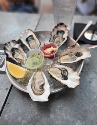 EMC Seafood & Raw Bar by null