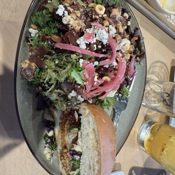Sunriver Brewing -Oakway Pub - New American Near Me - Eugene, Oregon