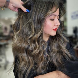 Leonardo Maciel Salon - Morena iluminada balayage