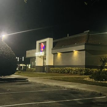 Taco Bell - Exterior - Fast Food Near Me - Melbourne, Florida